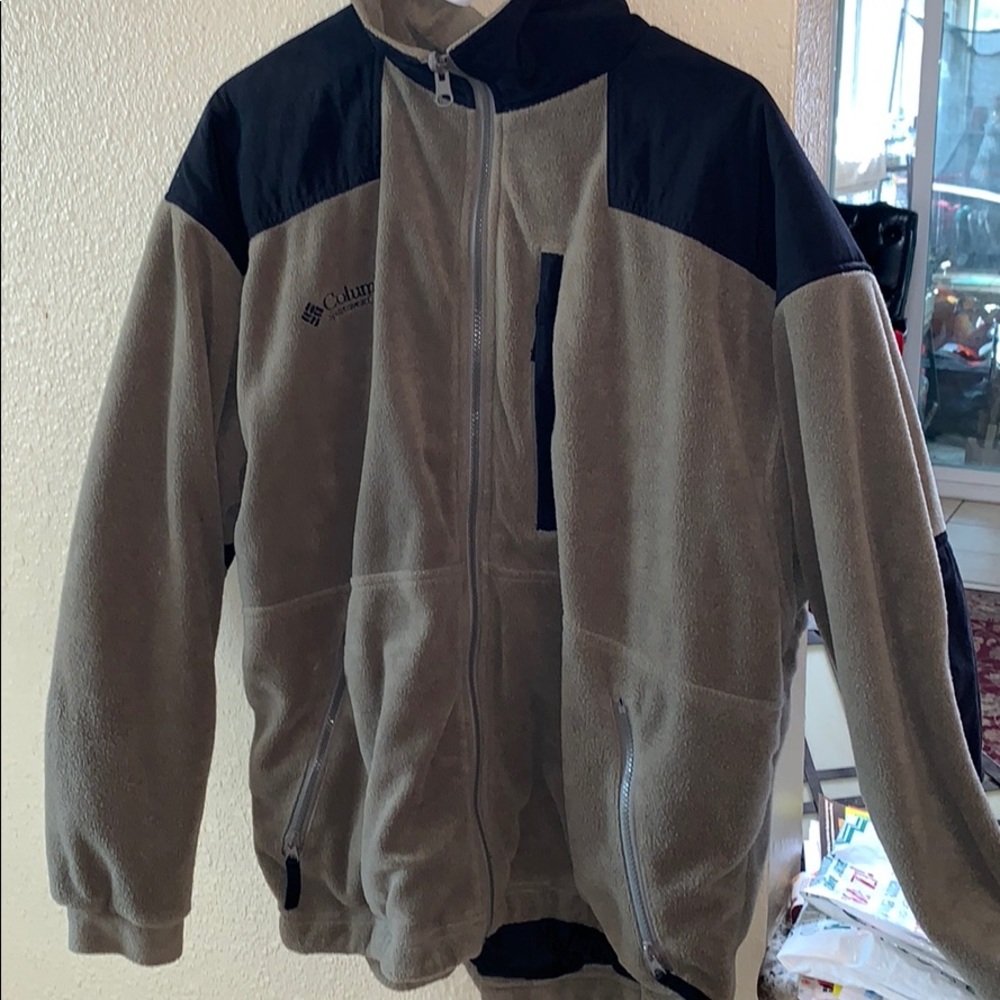 Columbia Sportswear Company sweater